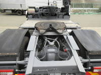 UDトラックスクオントレーラーヘッド（トラクターヘッド）大型（10t）[写真07]