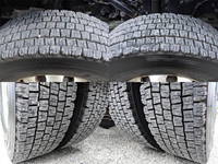 UDトラックスクオントレーラーヘッド（トラクターヘッド）大型（10t）[写真13]