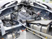 UDトラックスクオントレーラーヘッド（トラクターヘッド）大型（10t）[写真15]