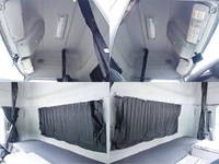 UDトラックスクオントレーラーヘッド（トラクターヘッド）大型（10t）[写真19]