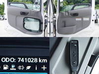 UDトラックスクオントレーラーヘッド（トラクターヘッド）大型（10t）[写真20]