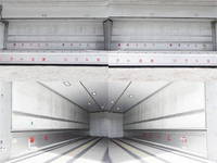 UDトラックスクオンアルミウイング大型（10t）[写真09]