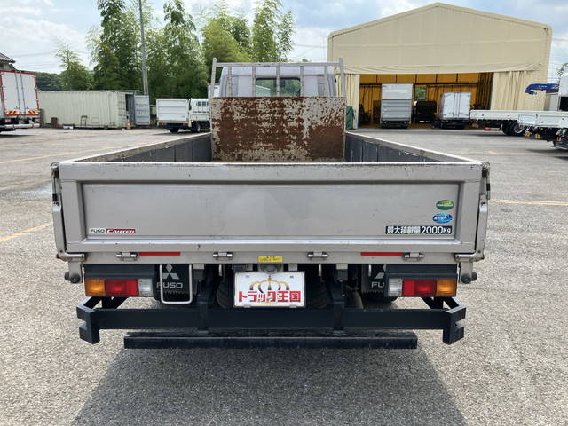 三菱ふそうキャンター平ボディ小型（2t・3t）[写真11]