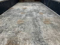 三菱ふそうキャンター平ボディ小型（2t・3t）[写真14]