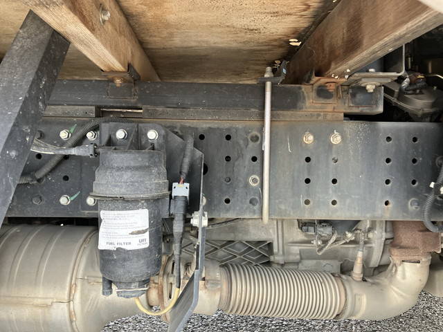 三菱ふそうキャンター平ボディ小型（2t・3t）[写真21]