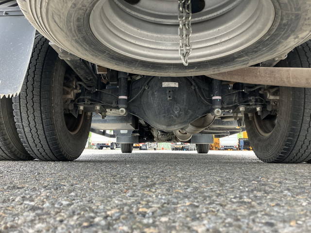 三菱ふそうキャンター平ボディ小型（2t・3t）[写真22]