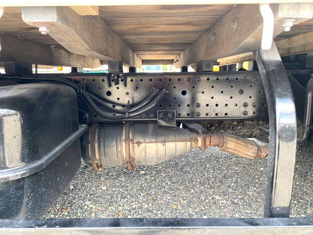 いすゞエルフ平ボディ小型（2t・3t）[写真11]