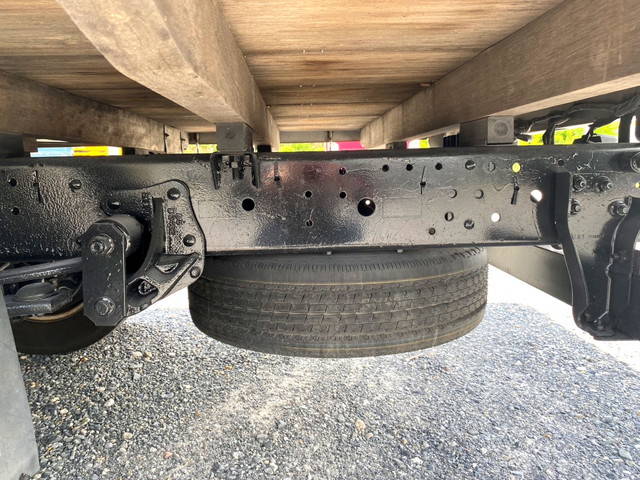 いすゞエルフ平ボディ小型（2t・3t）[写真18]