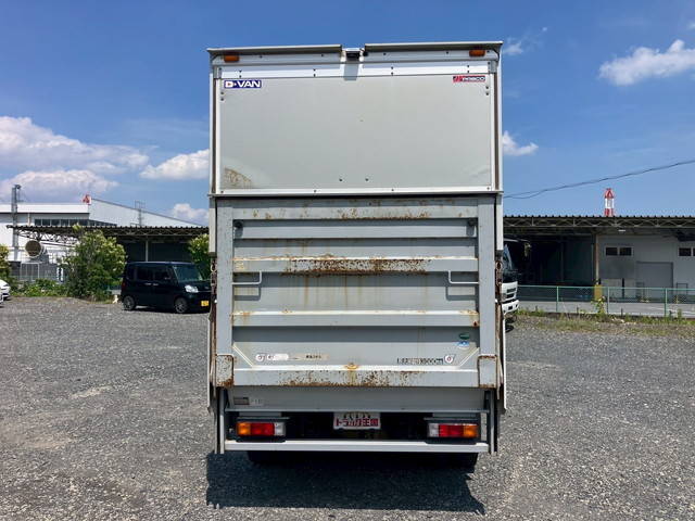 三菱ふそうキャンターアルミバン小型（2t・3t）[写真11]