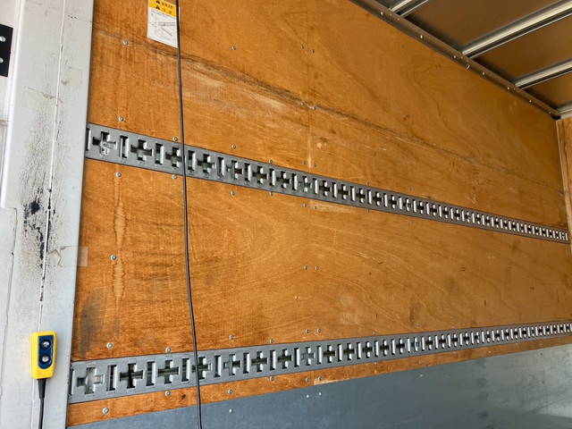 三菱ふそうキャンターアルミバン小型（2t・3t）[写真14]