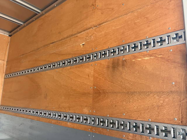 三菱ふそうキャンターアルミバン小型（2t・3t）[写真16]