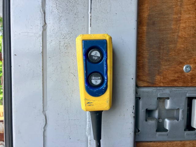 三菱ふそうキャンターアルミバン小型（2t・3t）[写真18]