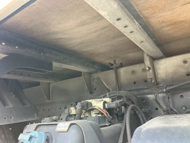 三菱ふそうキャンターアルミバン小型（2t・3t）[写真23]