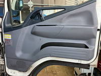 三菱ふそうキャンターアルミバン小型（2t・3t）[写真31]