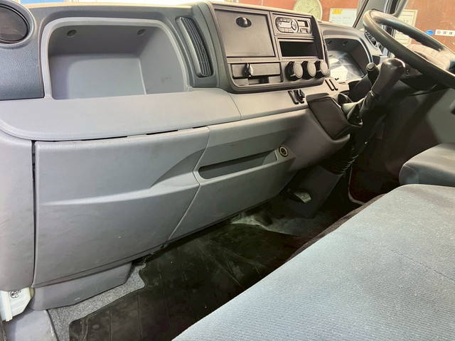 三菱ふそうキャンターアルミバン小型（2t・3t）[写真31]