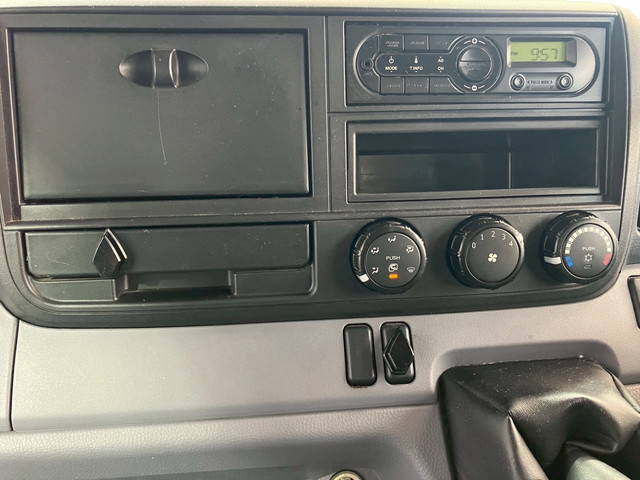 三菱ふそうキャンターアルミバン小型（2t・3t）[写真36]