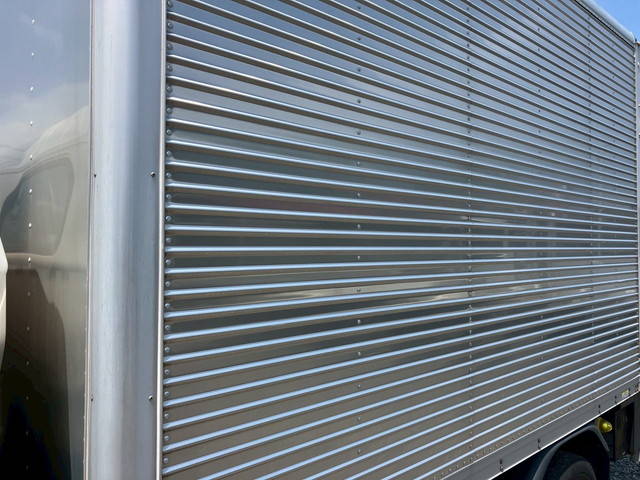 三菱ふそうキャンターアルミバン小型（2t・3t）[写真07]