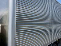 三菱ふそうキャンターアルミバン小型（2t・3t）[写真08]