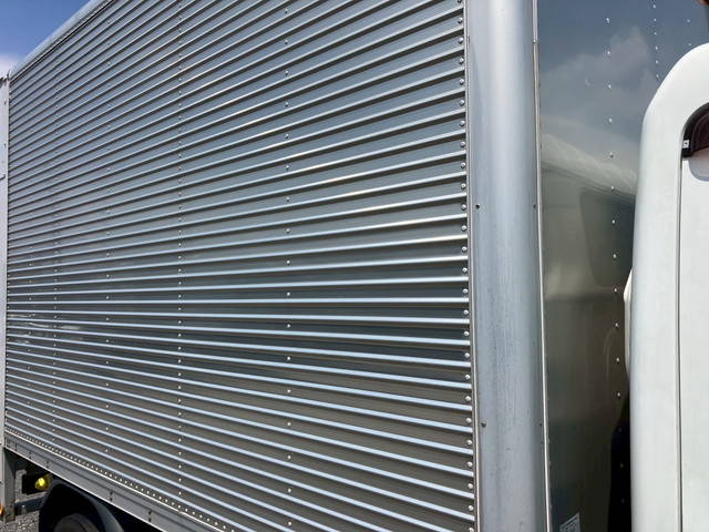 三菱ふそうキャンターアルミバン小型（2t・3t）[写真08]