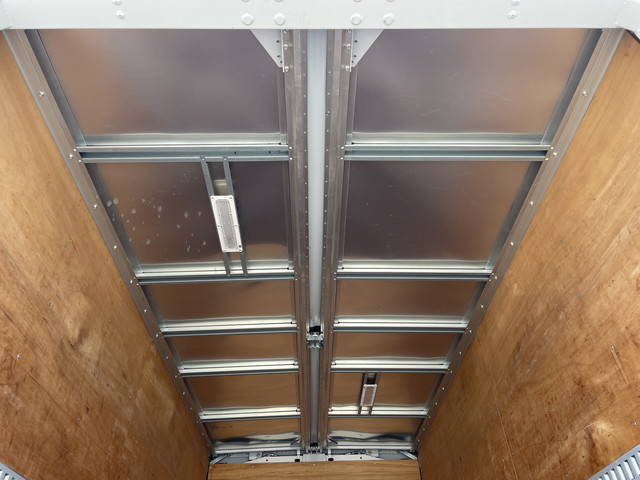 いすゞエルフアルミウイング小型（2t・3t）[写真11]