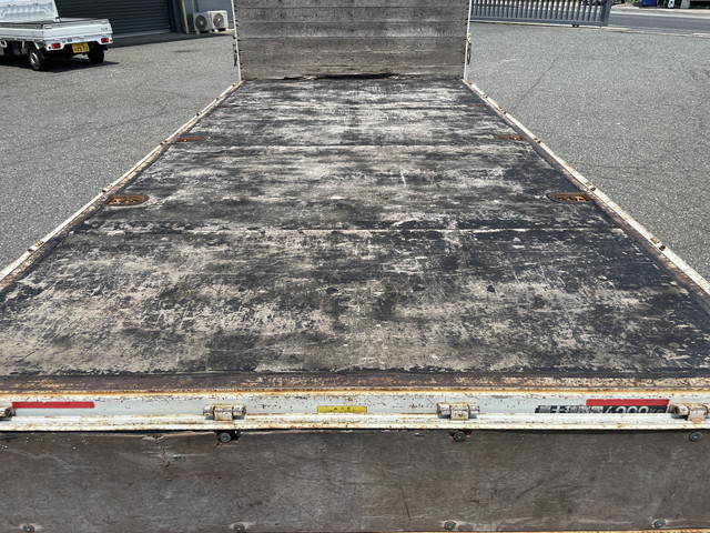 三菱ふそうキャンター平ボディ小型（2t・3t）[写真10]