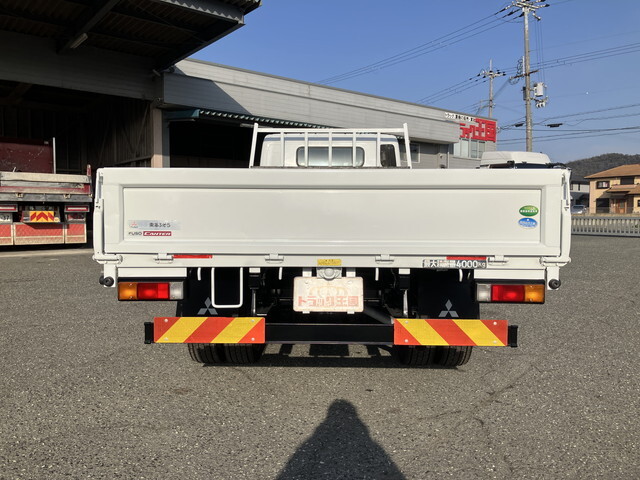 三菱ふそうキャンター平ボディ小型（2t・3t）[写真11]