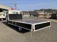 三菱ふそうキャンター平ボディ小型（2t・3t）[写真16]