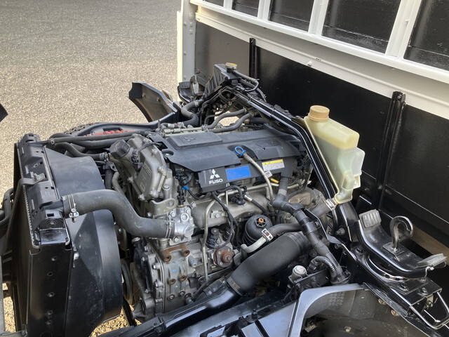 三菱ふそうキャンター平ボディ小型（2t・3t）[写真25]