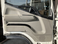 三菱ふそうキャンター平ボディ小型（2t・3t）[写真28]