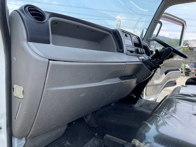 三菱ふそうキャンター平ボディ小型（2t・3t）[写真31]