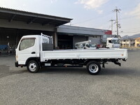 三菱ふそうキャンター平ボディ小型（2t・3t）[写真06]
