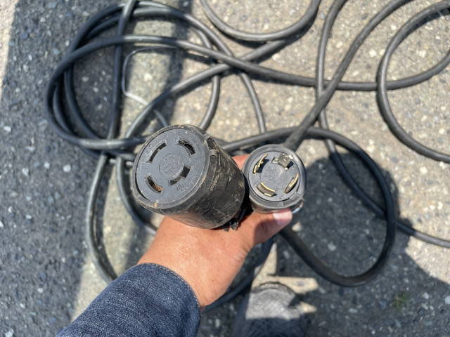 いすゞエルフ冷凍車（冷蔵車）小型（2t・3t）[写真16]