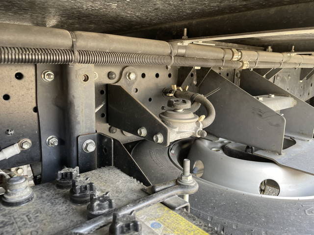 いすゞエルフ冷凍車（冷蔵車）小型（2t・3t）[写真23]