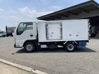 いすゞエルフ冷凍車（冷蔵車）小型（2t・3t）[写真05]