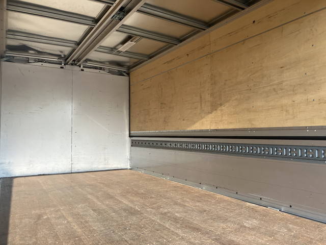 三菱ふそうキャンターアルミウイング小型（2t・3t）[写真15]