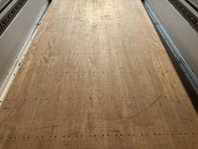 三菱ふそうキャンターアルミウイング小型（2t・3t）[写真17]