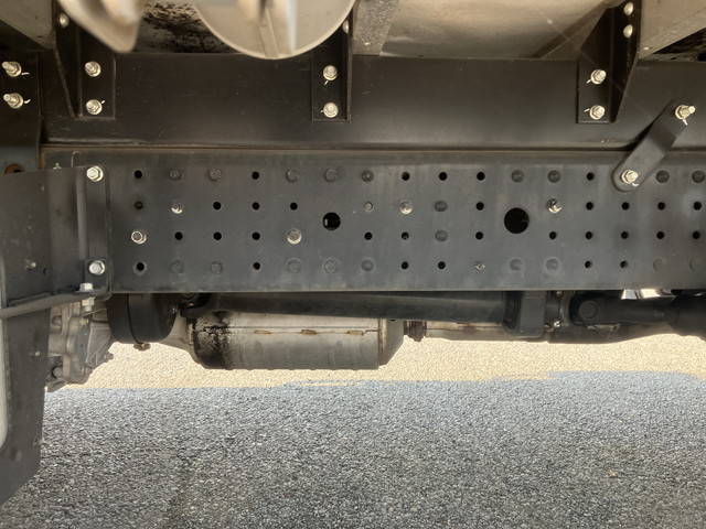 三菱ふそうキャンターアルミウイング小型（2t・3t）[写真23]