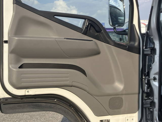 三菱ふそうキャンターアルミウイング小型（2t・3t）[写真28]