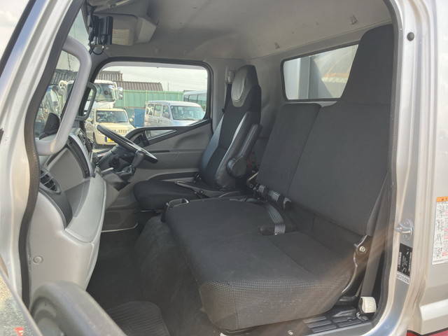 三菱ふそうキャンターアルミウイング小型（2t・3t）[写真31]