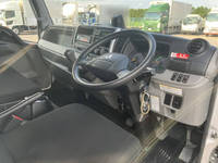 三菱ふそうキャンターアルミウイング小型（2t・3t）[写真35]