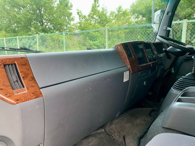 いすゞフォワードアルミウイング中型（4t）[写真16]