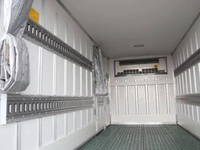 三菱ふそうキャンター冷凍車（冷蔵車）小型（2t・3t）[写真11]