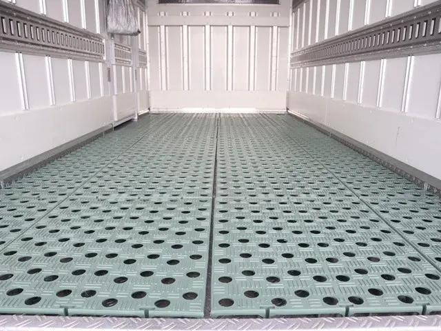 三菱ふそうキャンター冷凍車（冷蔵車）小型（2t・3t）[写真12]