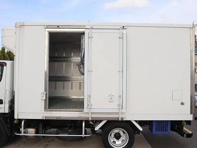 三菱ふそうキャンター冷凍車（冷蔵車）小型（2t・3t）[写真07]