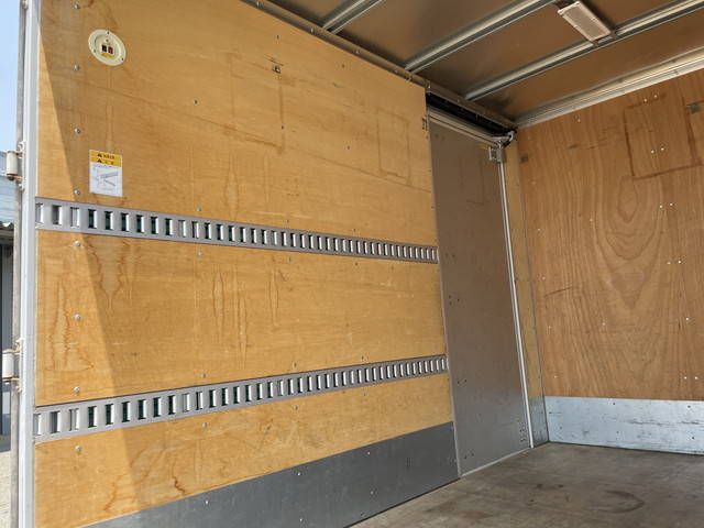 日野デュトロアルミバン小型（2t・3t）[写真15]