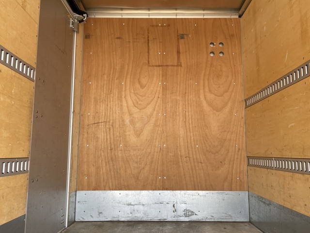 日野デュトロアルミバン小型（2t・3t）[写真16]