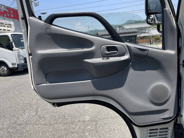 日野デュトロアルミバン小型（2t・3t）[写真29]
