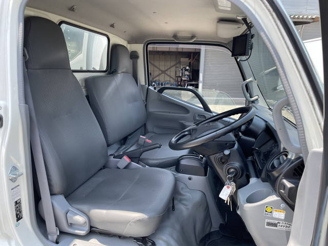 日野デュトロアルミバン小型（2t・3t）[写真34]