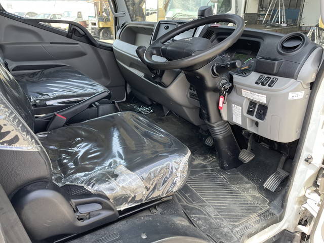 三菱ふそうキャンタークレーン4段小型（2t・3t）[写真35]