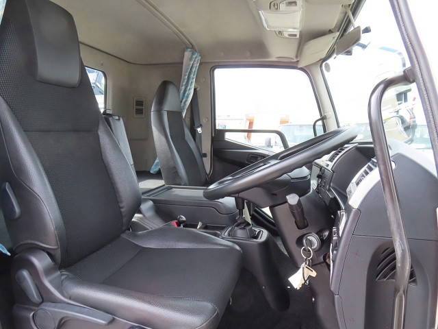 三菱ふそうファイタークレーン4段増トン（6t・8t）[写真18]